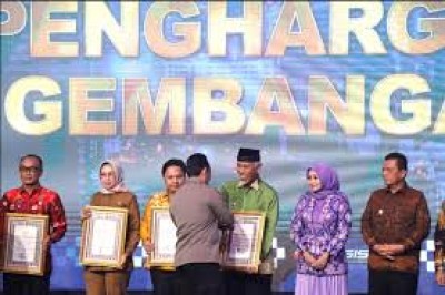 Pemprov Sumbar Terima Penghargaan Yang Mendukung Pengembangan ETLE